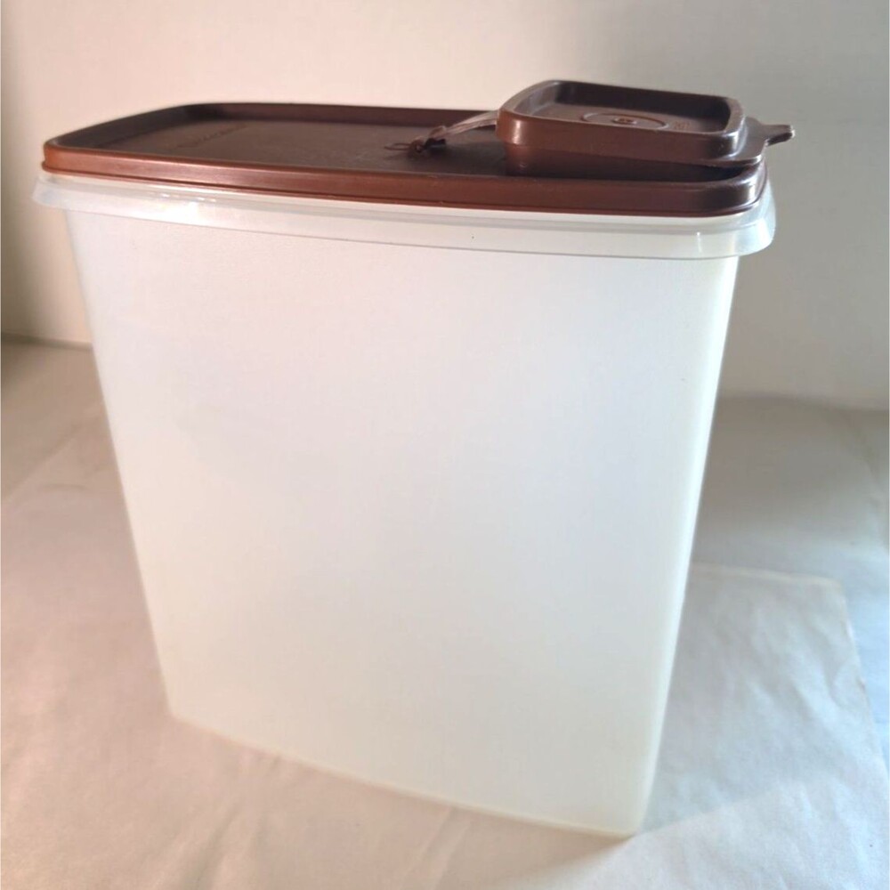 Vintage Large Tupperware Cereal Keepers 1588-3 W/Lid  Brown Storage